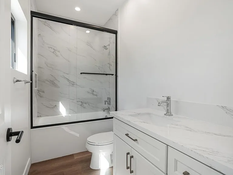 136 N Oakview Dr #103 — Photo 29
