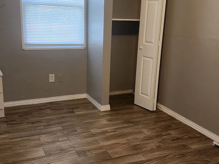 813 E 123rd Ave — Photo 11