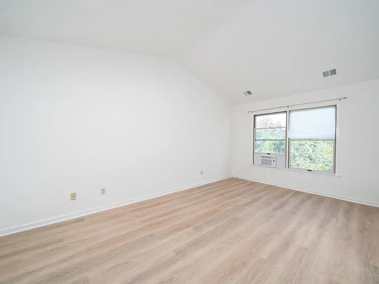 79 Sherman Pl #2 — Photo 16