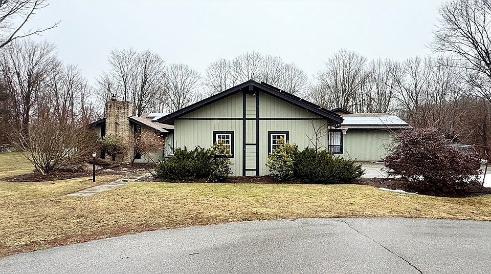 1st image of 39 Lyons Rd