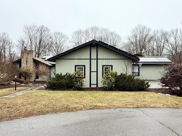 39 Lyons Rd, Dudley, MA 01571