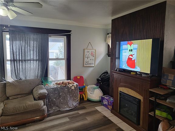 4th image of 1371 W 95th St