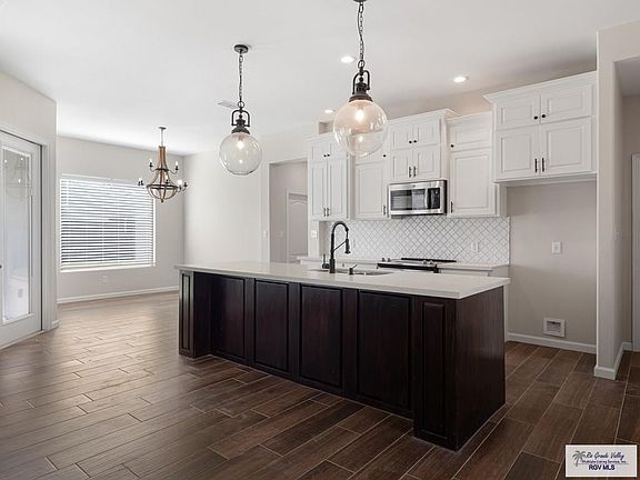 4th image of 23756 Richmond Cir