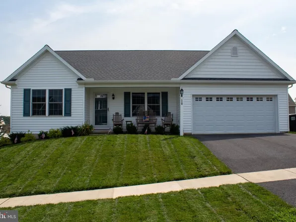 110 Creekside Dr, New Providence, PA 17560