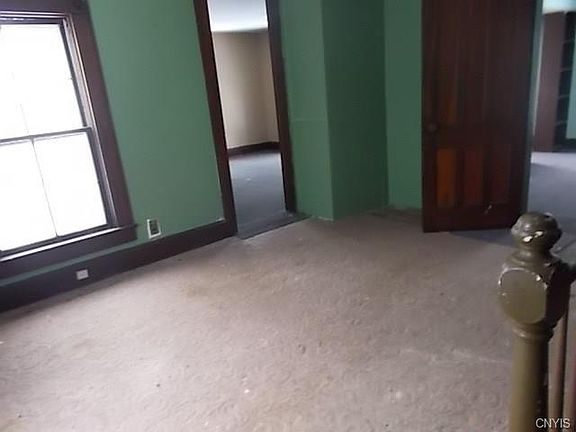 3rd image of 103 Union St