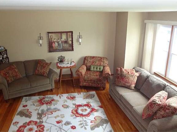 2nd image of 2414 Hartley Pl