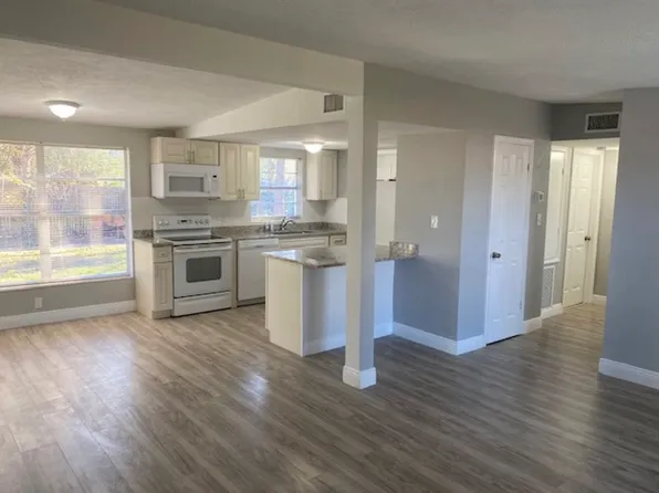 1503 Hampton Rd, Leesburg, FL 34748