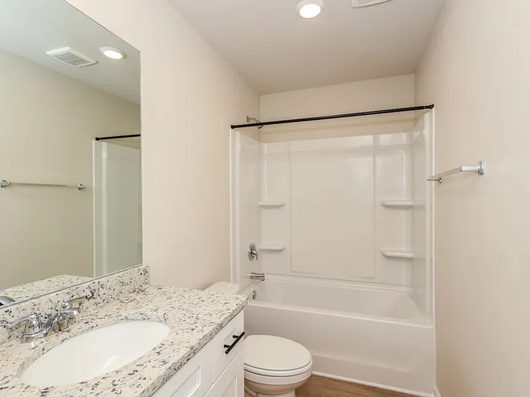 660 Mackenzie Cv — Photo 15