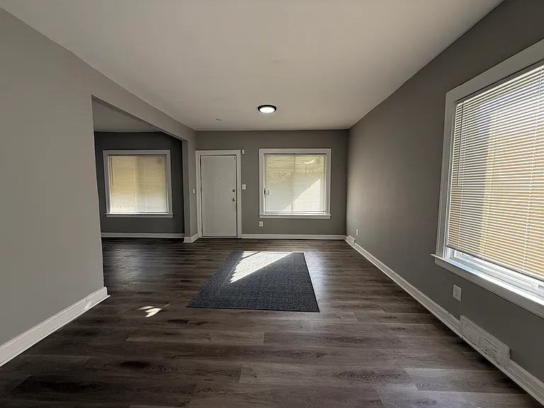 356 Lenox St — Photo 4