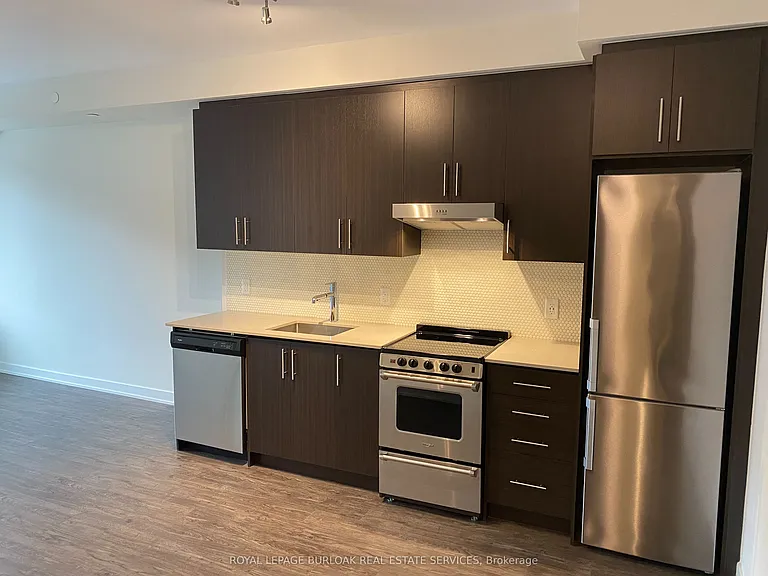 212 King William St E #423 — Photo 11