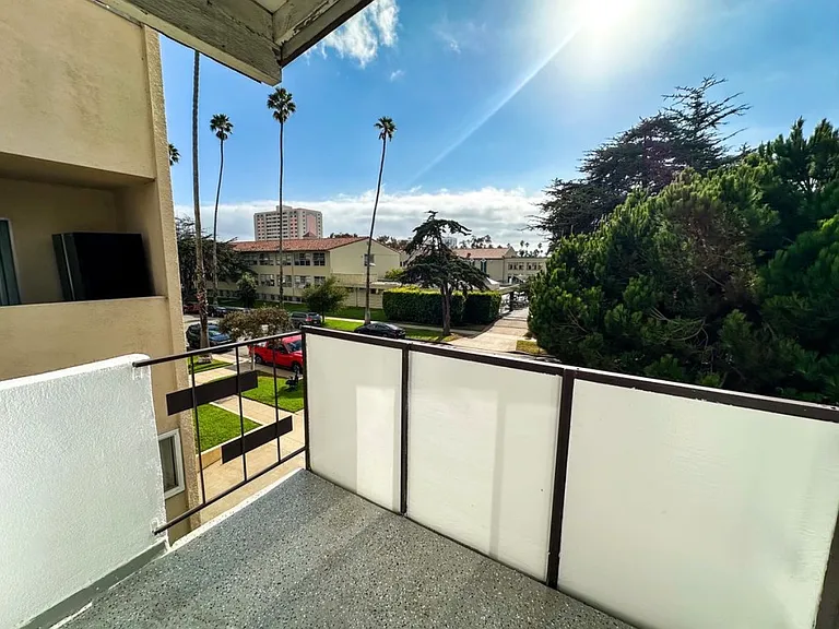 1007 Lincoln Blvd #8 — Photo 4