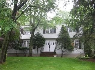 20 Stonewyck Dr, Chatham, NJ 07928