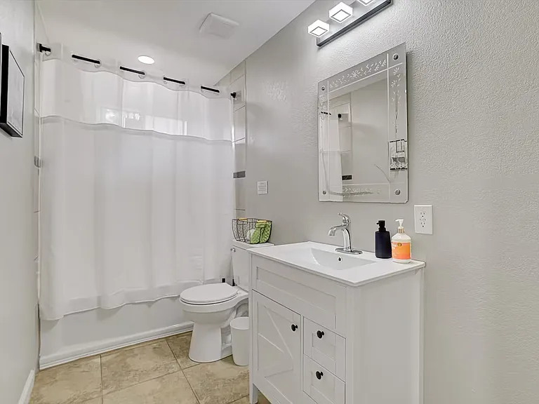 23919 Hunter Spring Cir — Photo 18