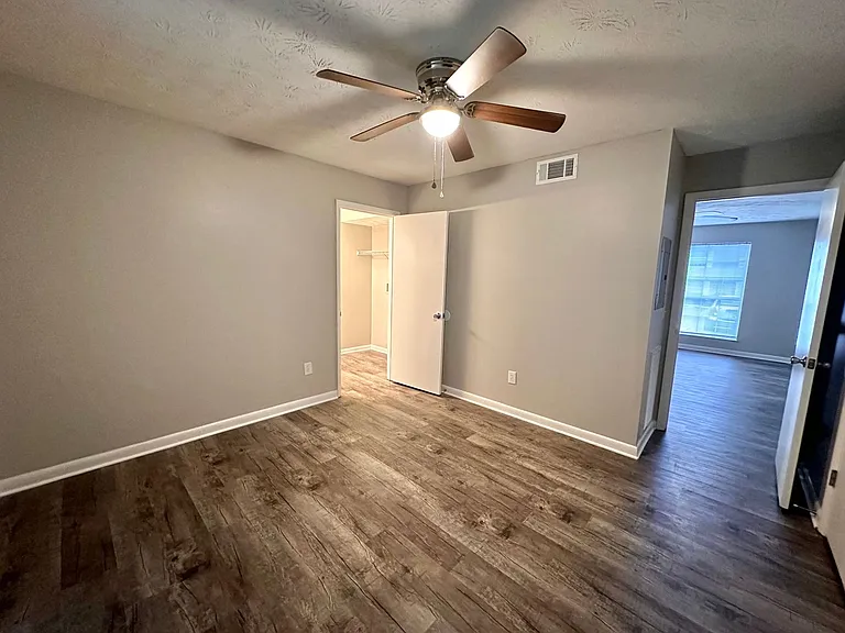 Lakeland Hills Apartment Homes — Photo 52