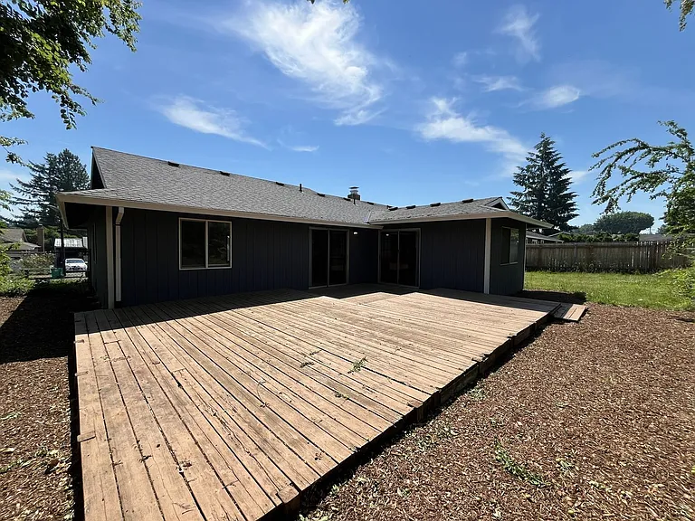 687 SE Barnes Ave — Photo 45