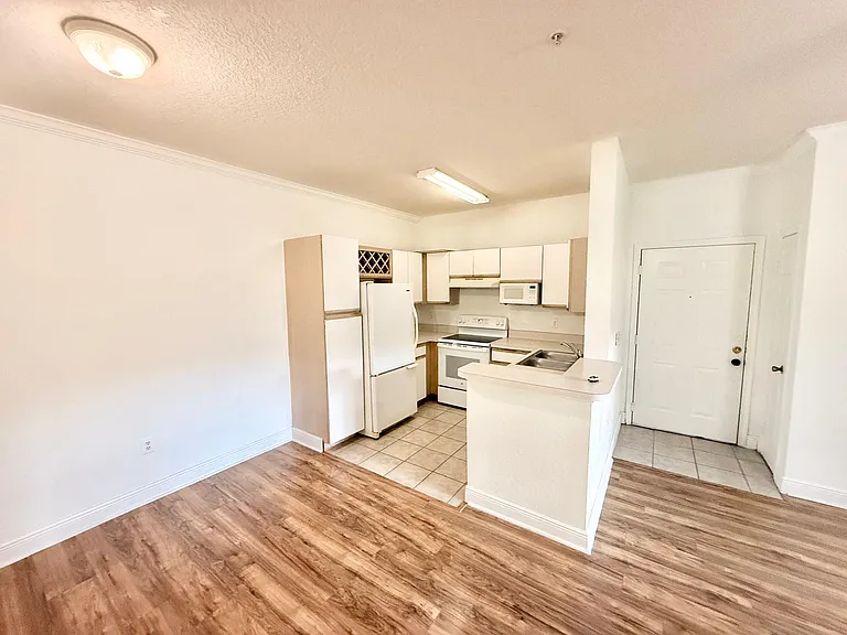 2544 Robert Trent Jones Dr #813 — Photo 6
