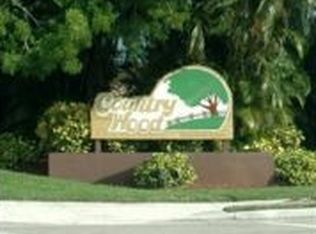 5243 Edgewood Dr, Lake Worth, FL 33467