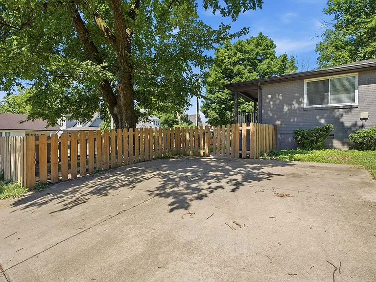 1147 Cahal Ave — Photo 25