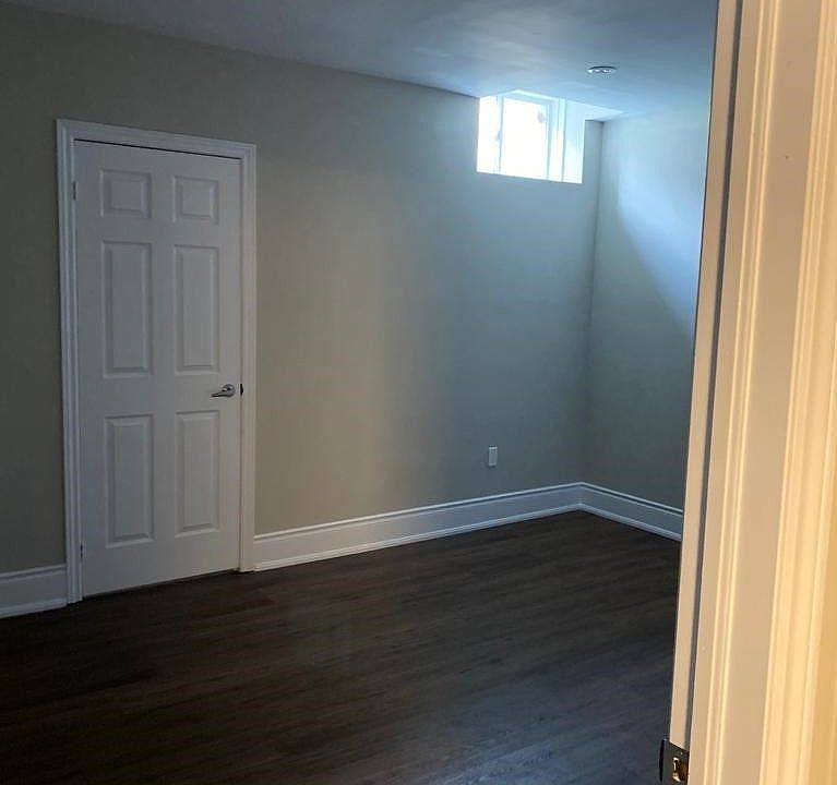 2nd image of 26 Cloverhaven Rd #Basement