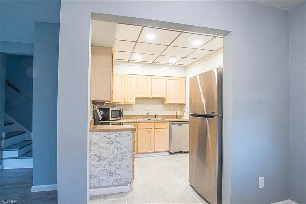 2 bed, $1,650 — Photo 4