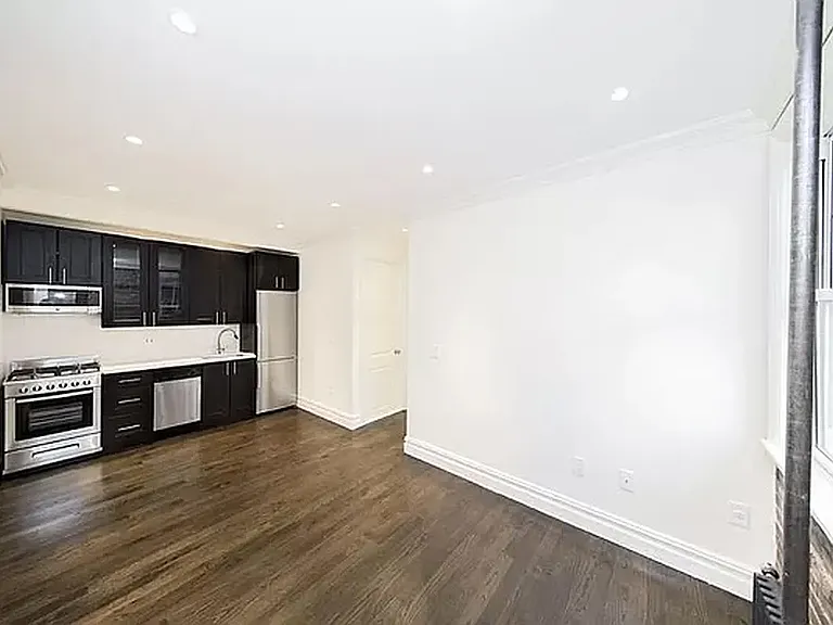 352 E 13th St #1 — Photo 5