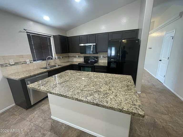 24403 N Oasis Blvd — Photo 4
