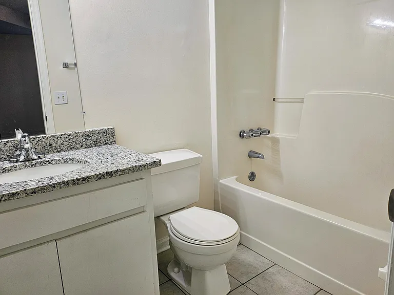 1151 Hunter Trl — Photo 8