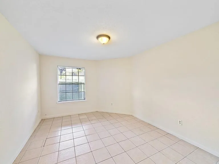 9797 Leawood Blvd #203 — Photo 8