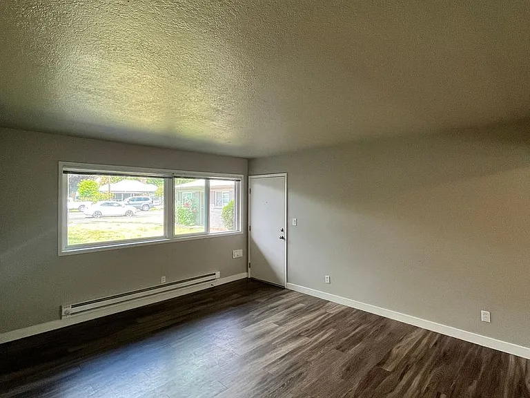 The Rivercrest Apartments by Star Metro — Photo 10