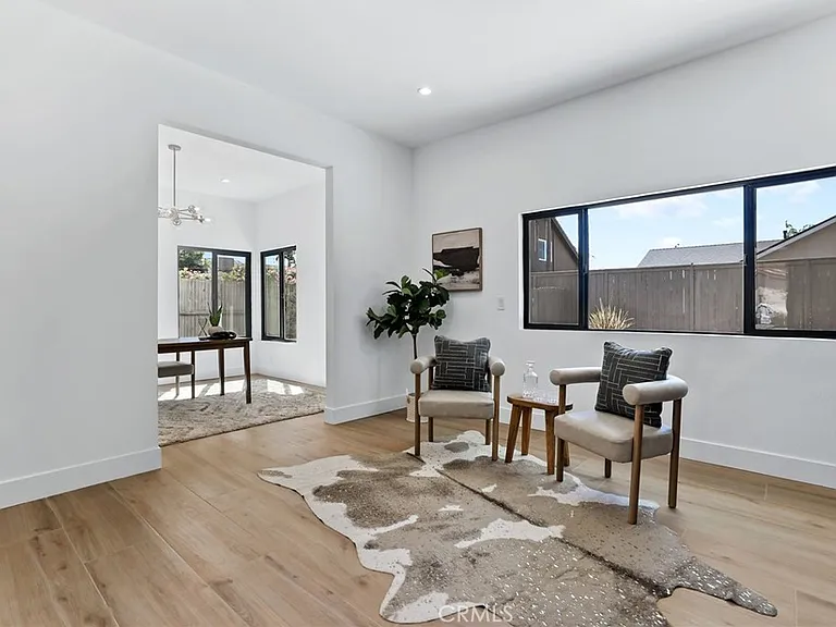 3889 Humboldt Dr — Photo 18