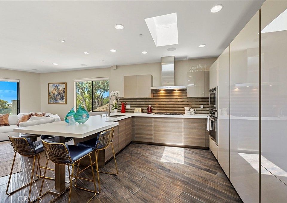 346 Y Pl, Laguna Beach, CA 92651 | Zillow