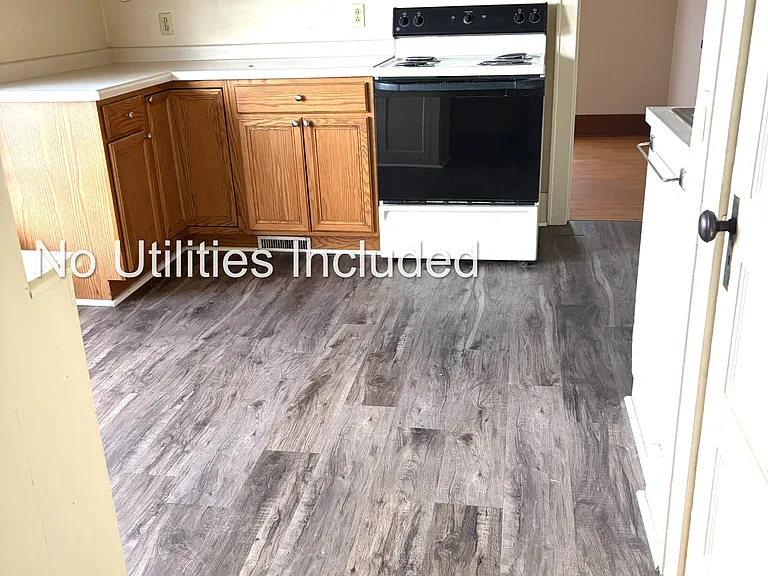 436 E Sullivan St — Photo 9