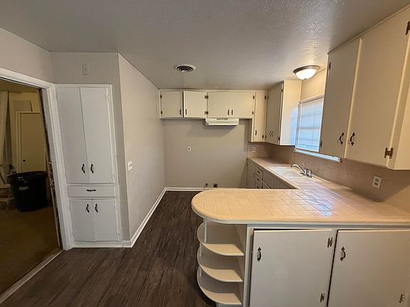 3rd image of 5114 46th St