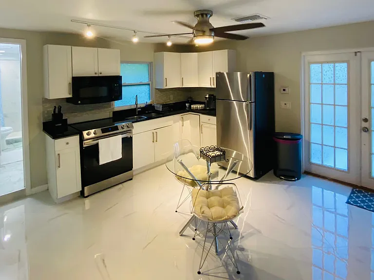 12915 Collecting Canal Rd — Photo 3