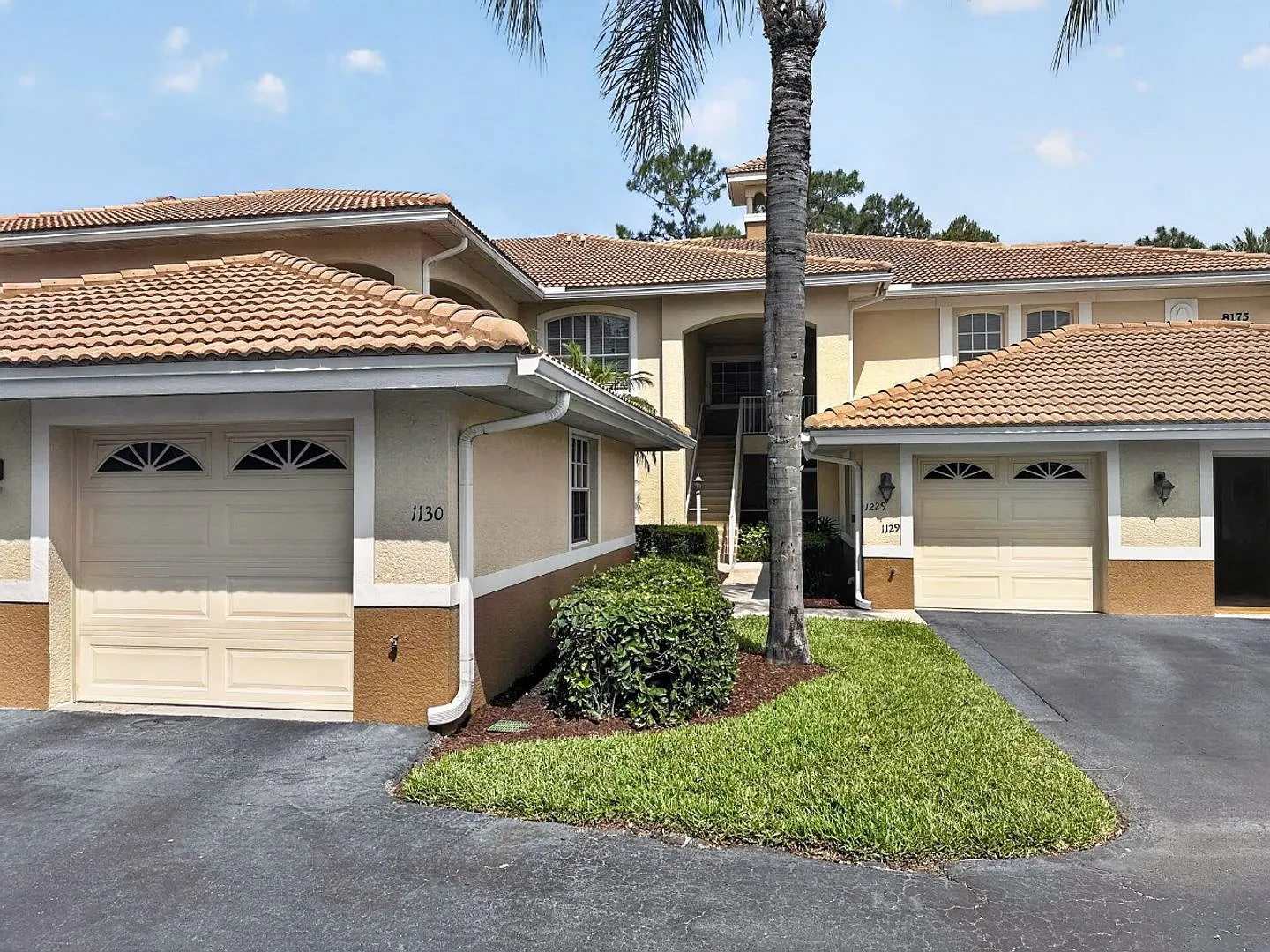 3-bedroom condo available in Flamingo Fairways II — Photo 1