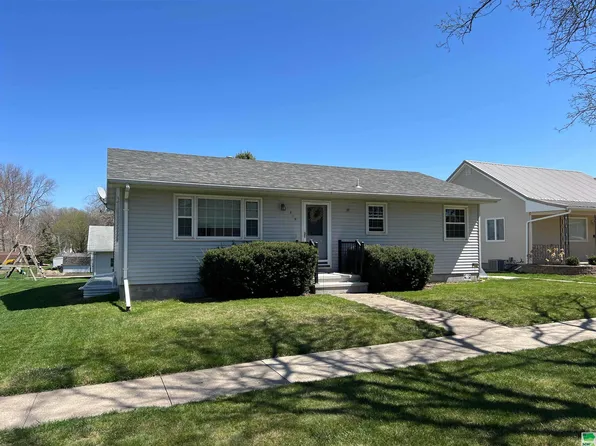 219 Madison St, Remsen, IA 51050