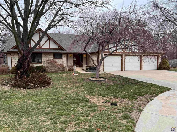 6002 SW Stonybrook Ct, Topeka, KS 66614