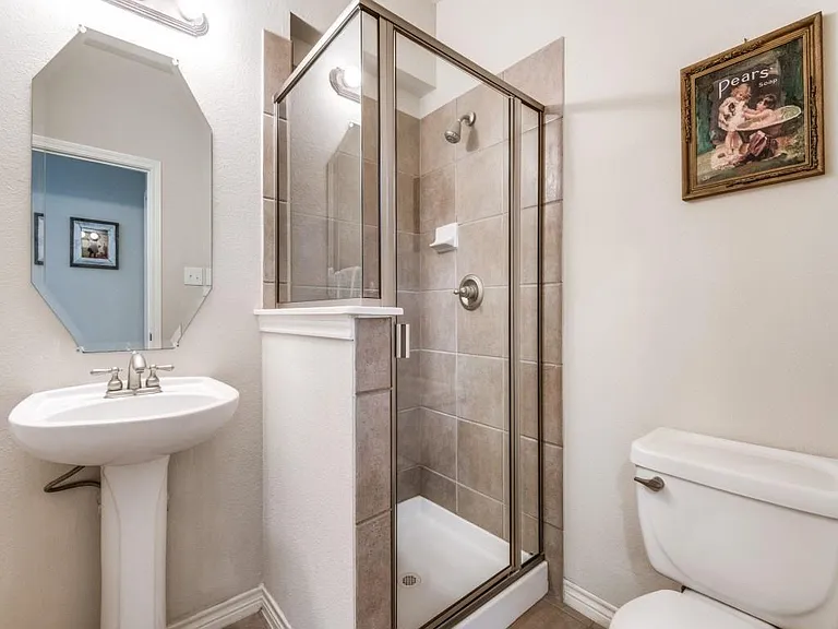 10572 Coach House Ln — Photo 13