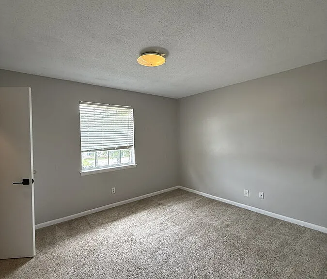 102 Woodhouse Ln #C — Photo 8