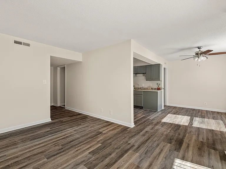 New Hanover Village Apartments — Photo 5