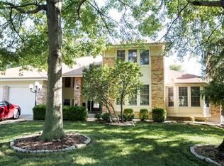 7820 Kenrick Manor Dr, Saint Louis, MO 63119