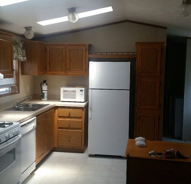 2nd image of 15 Hudson St