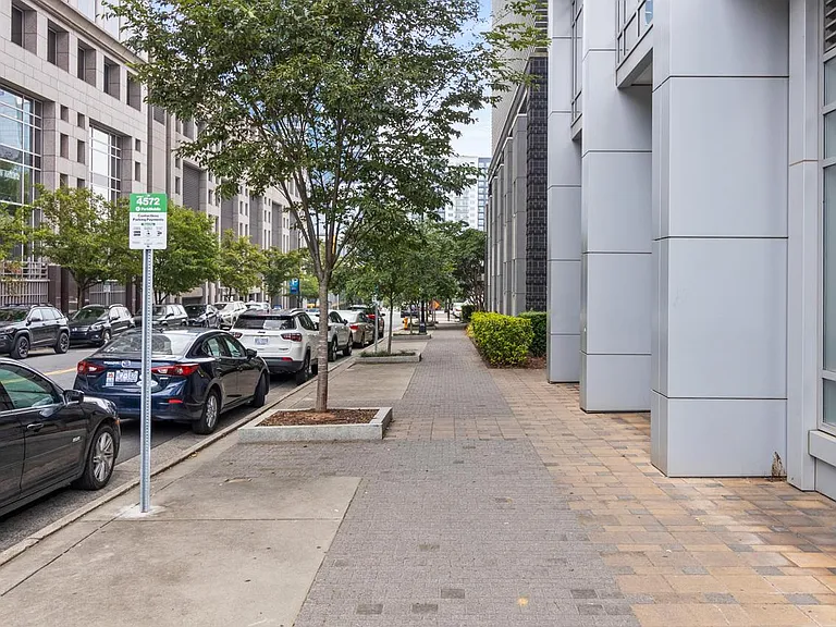 333 W Trade St #1401 — Photo 28