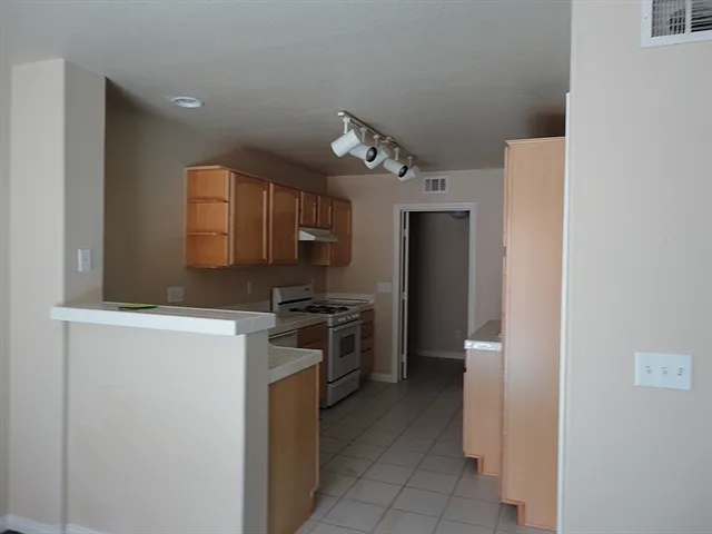 207 Luninborg St — Photo 5