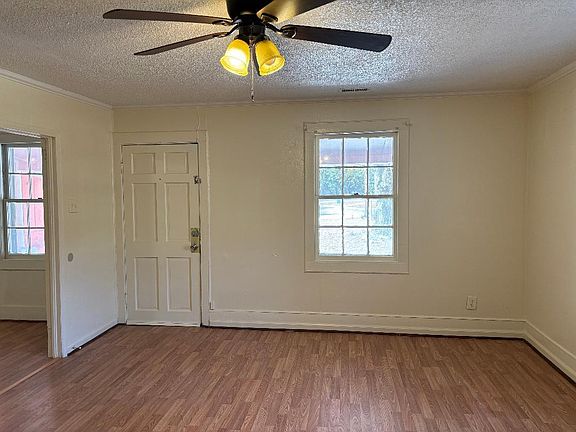 5th image of 100 E Hunter St