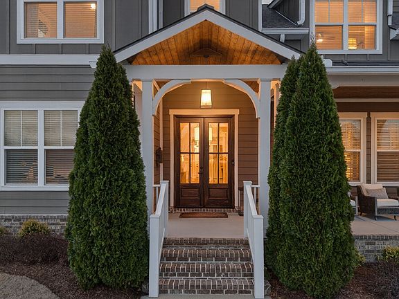 3rd image of 998 Spruce Ridge Ln