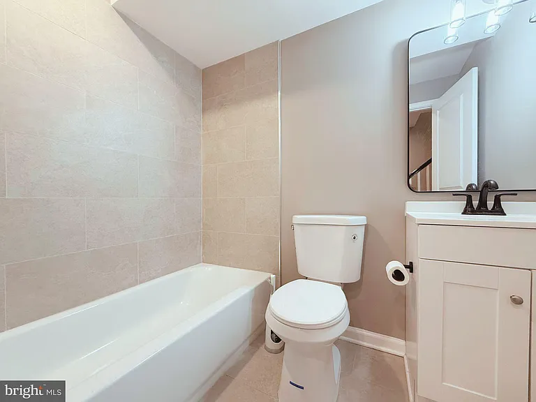 715 N Patterson Park Ave — Photo 19