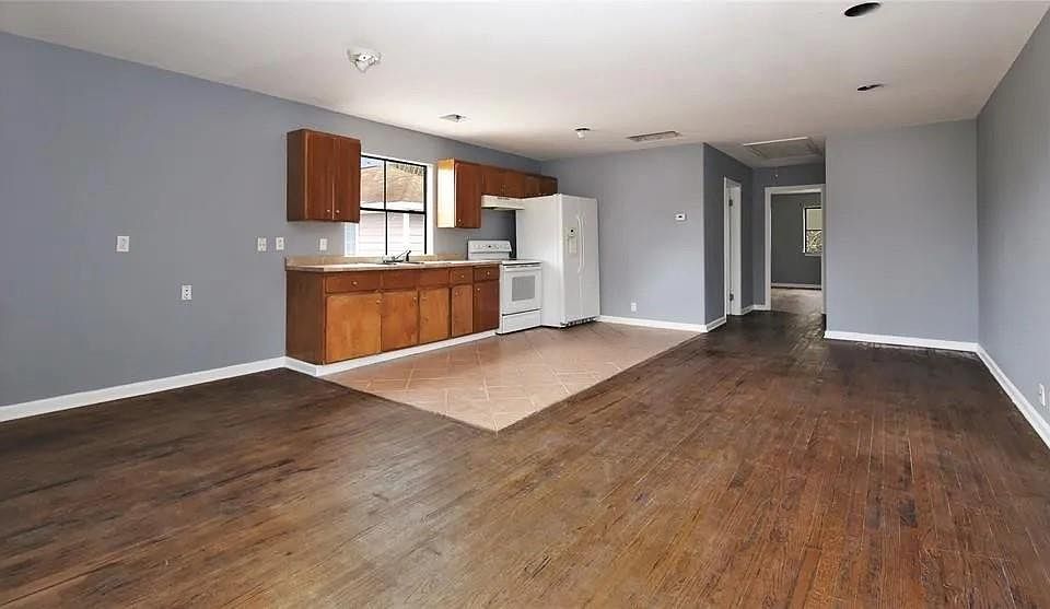1st image of 11131 Holly Hill Ln Unit B