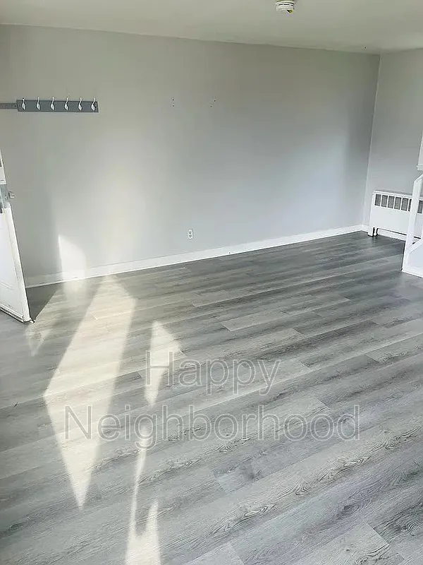 2 bed, 1.0 bath, 1100 sqft, $1,800 — Photo 3