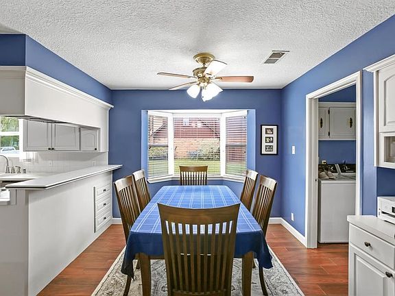 5th image of 117 White Oak Dr